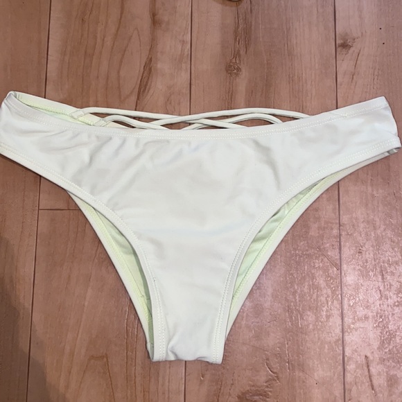 Bathingsuit - Picture 4 of 5